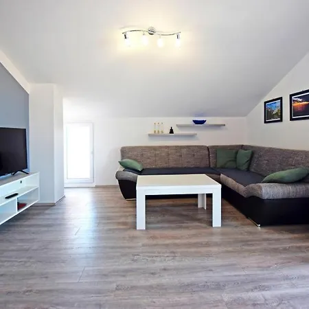 In Paklenica, Only 200 M From The Sea Apartment Starigrad Paklenica